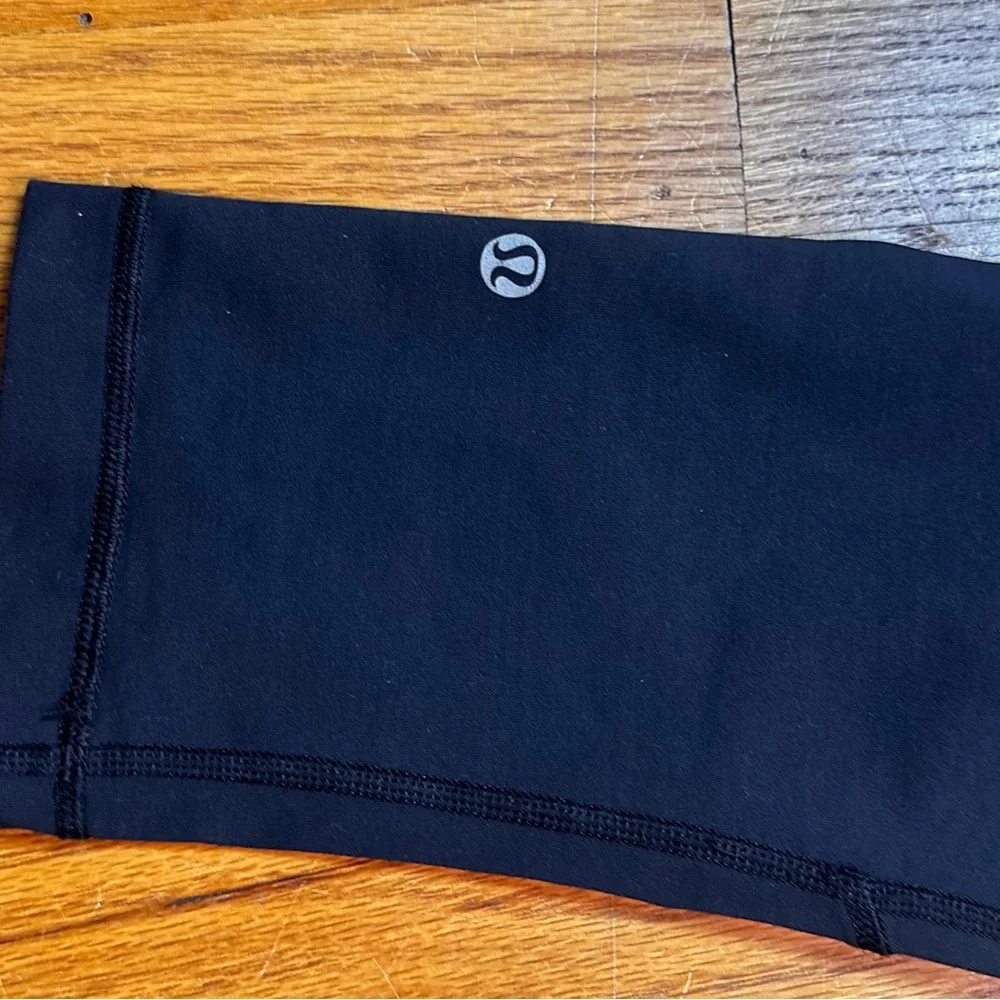 Lululemon Black Capri Leggings Yoga Pants Womens size 6 Activewear Yoga Gym - Picture 4 of 7